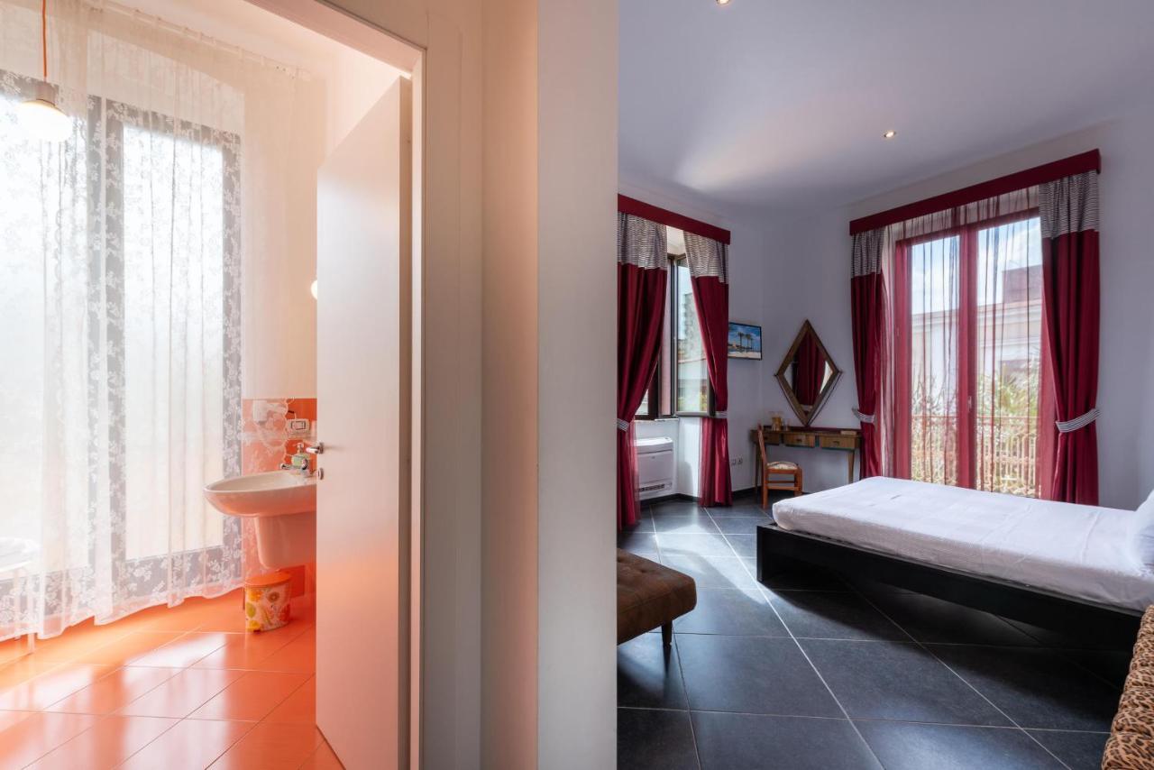 Maria Vittoria Charming Rooms And Apartments Brindisi Dış mekan fotoğraf