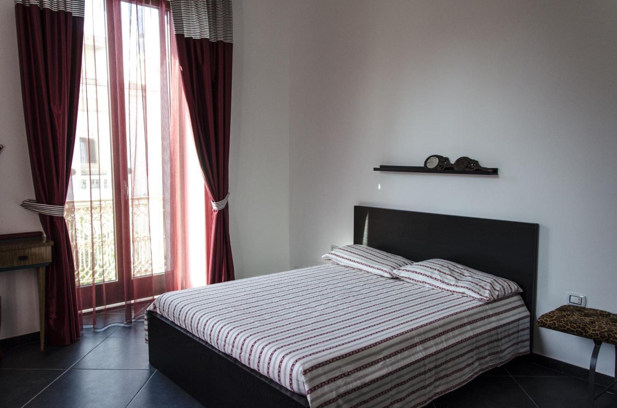 Maria Vittoria Charming Rooms And Apartments Brindisi Oda fotoğraf